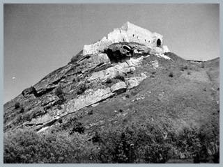 Archiwum PTTK - odbudowa zamku