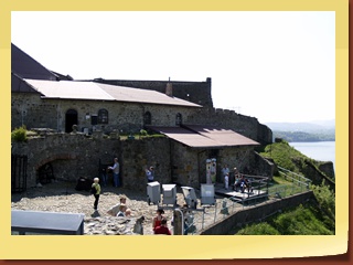 Widok zamku z tarasu widokowego